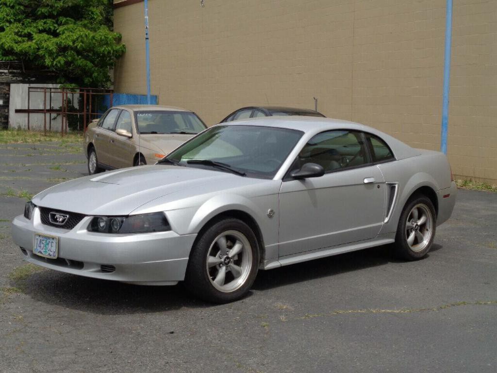 2004 Ford Mustang Image 2