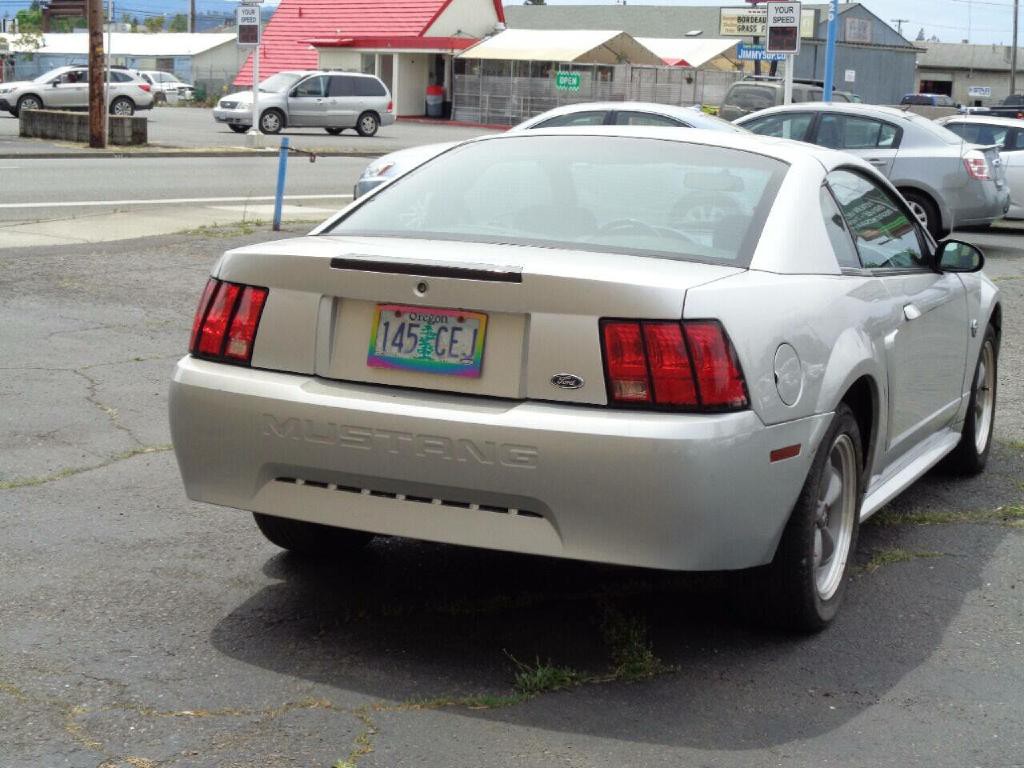 2004 Ford Mustang Image 5