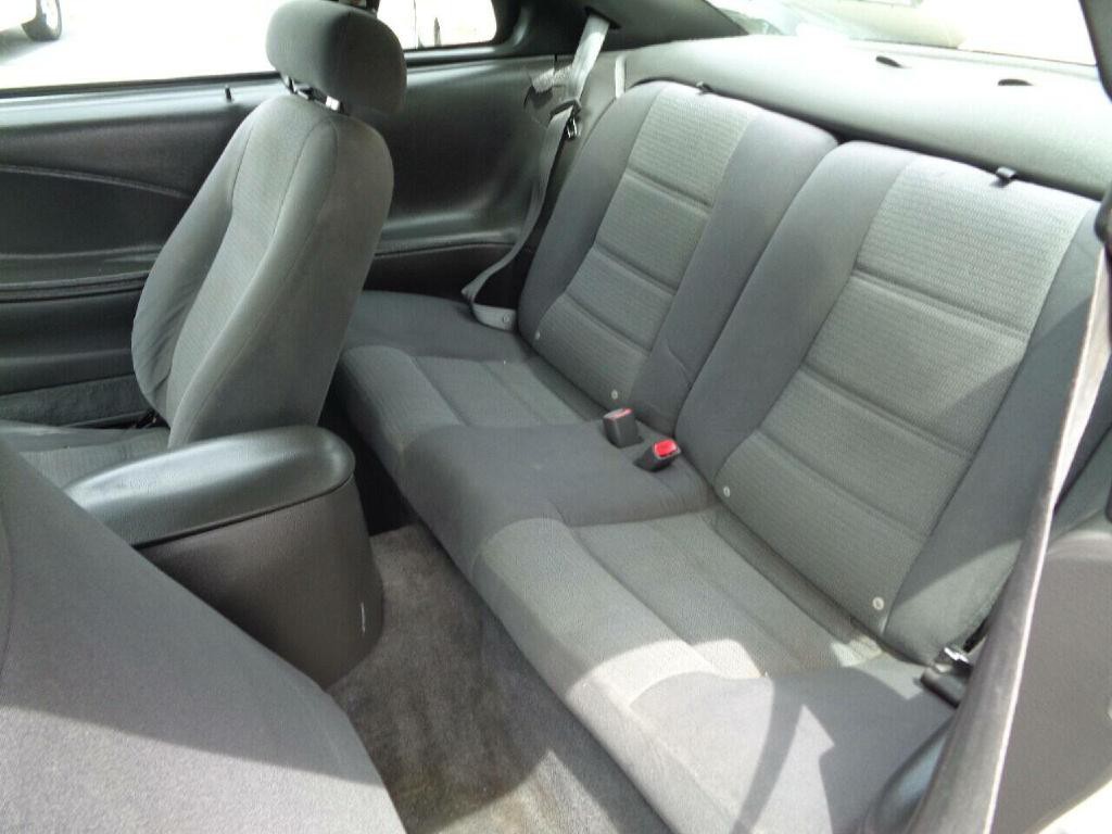 2004 Ford Mustang Image 10