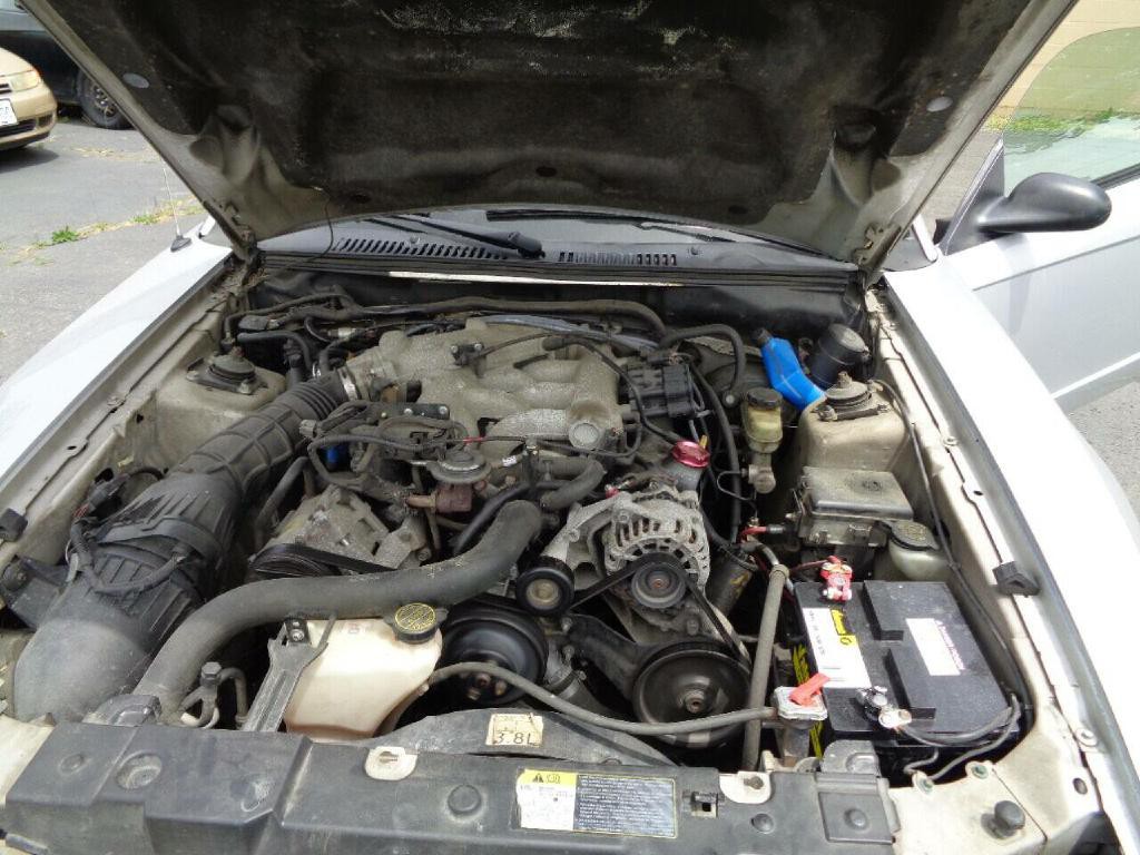 2004 Ford Mustang Image 13