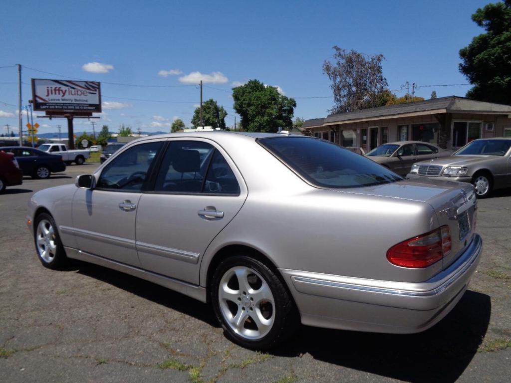 2002 Mercedes-Benz E-Class Image 5