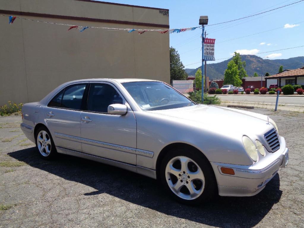 2002 Mercedes-Benz E-Class Image 9