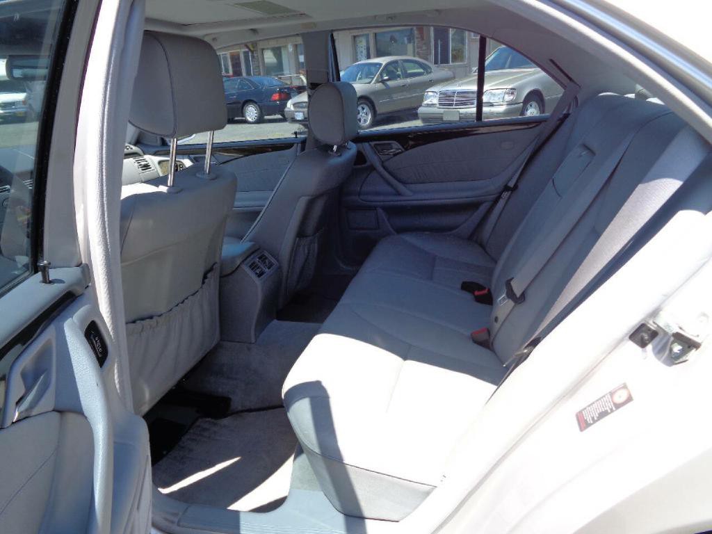 2002 Mercedes-Benz E-Class Image 12