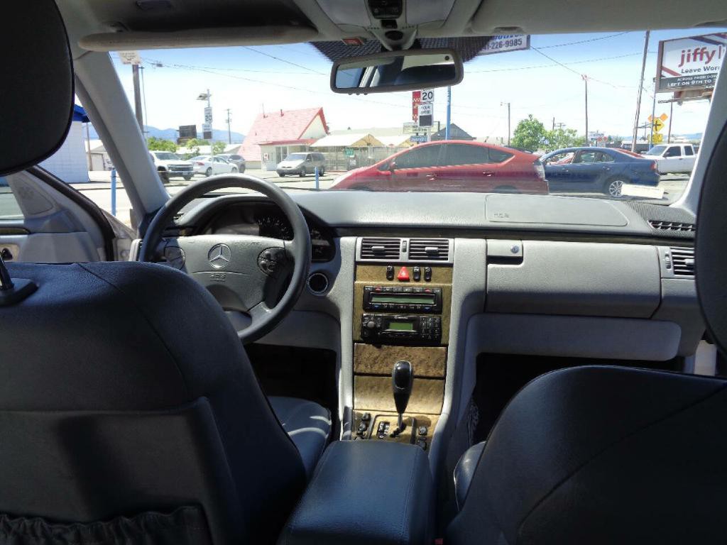2002 Mercedes-Benz E-Class Image 15