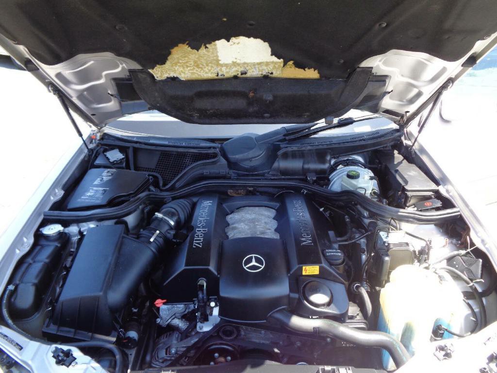 2002 Mercedes-Benz E-Class Image 19