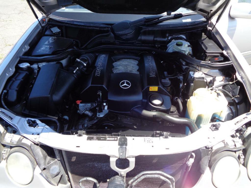2002 Mercedes-Benz E-Class Image 20