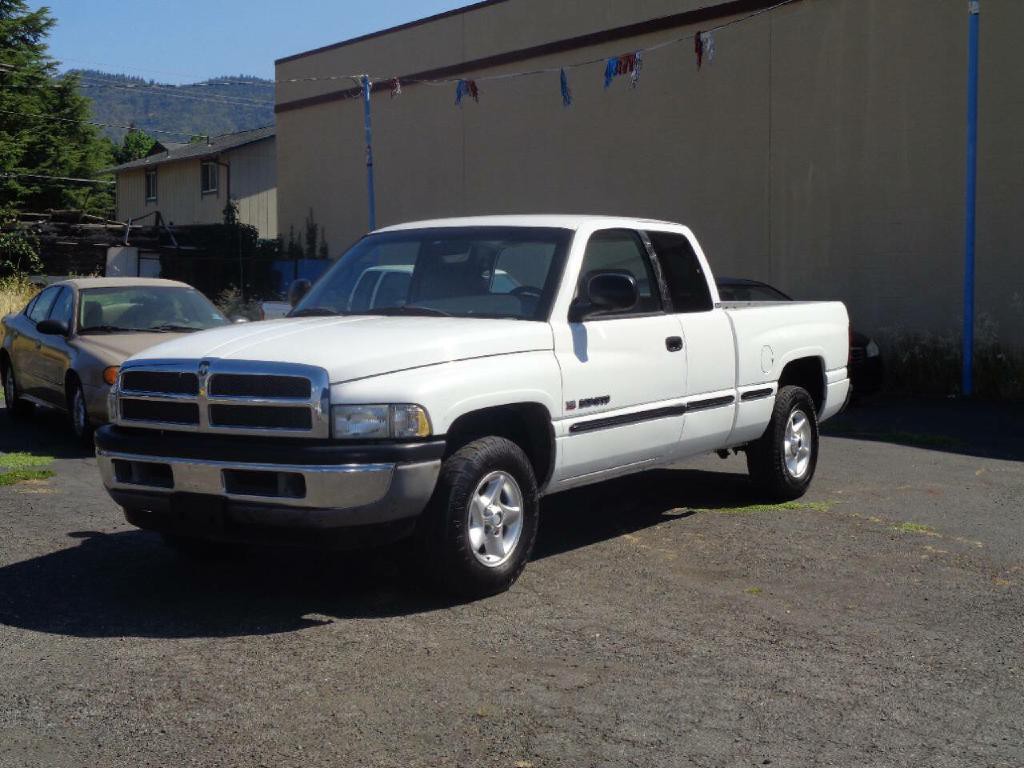 1999 Dodge Ram 1500 Image 2