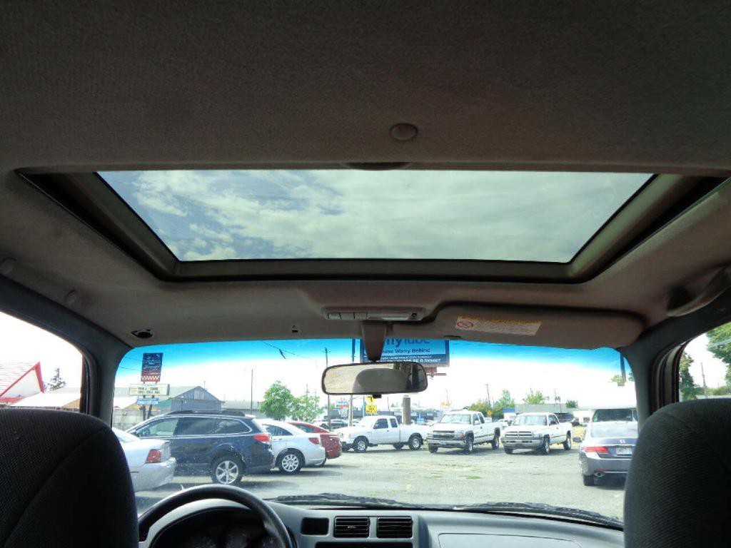 2000 Toyota Rav4 Image 18