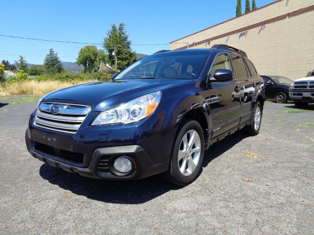 2013 Subaru Outback Image 2