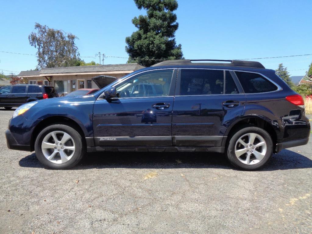 2013 Subaru Outback Image 4