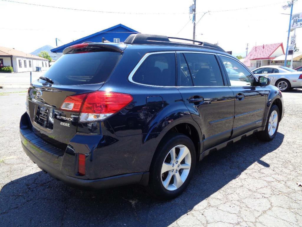 2013 Subaru Outback Image 7