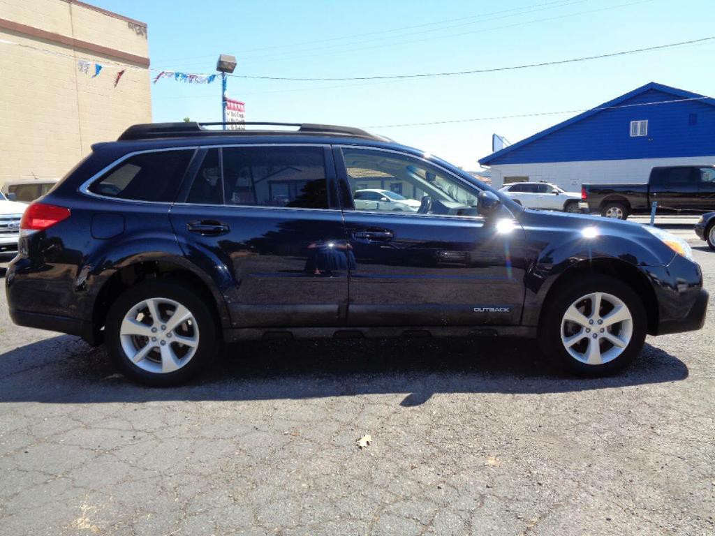 2013 Subaru Outback Image 8