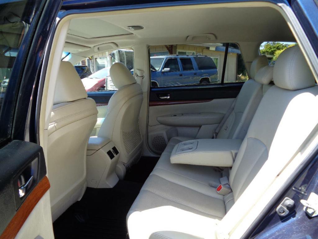2013 Subaru Outback Image 12
