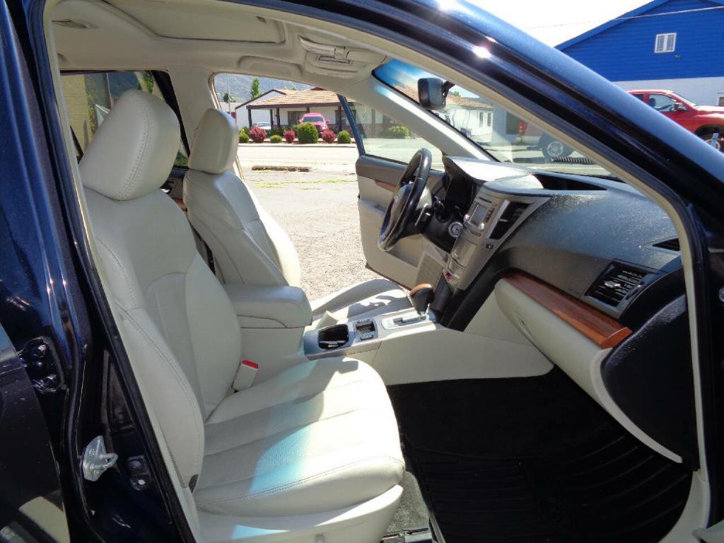 2013 Subaru Outback Image 15
