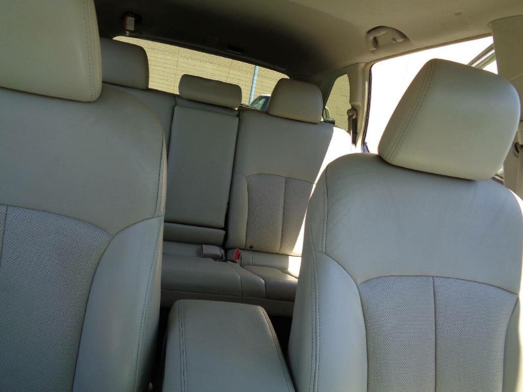 2013 Subaru Outback Image 16