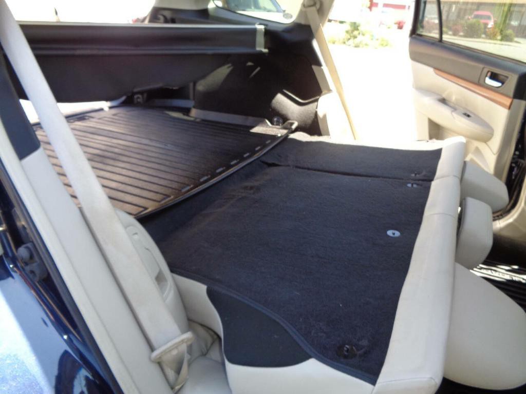 2013 Subaru Outback Image 23