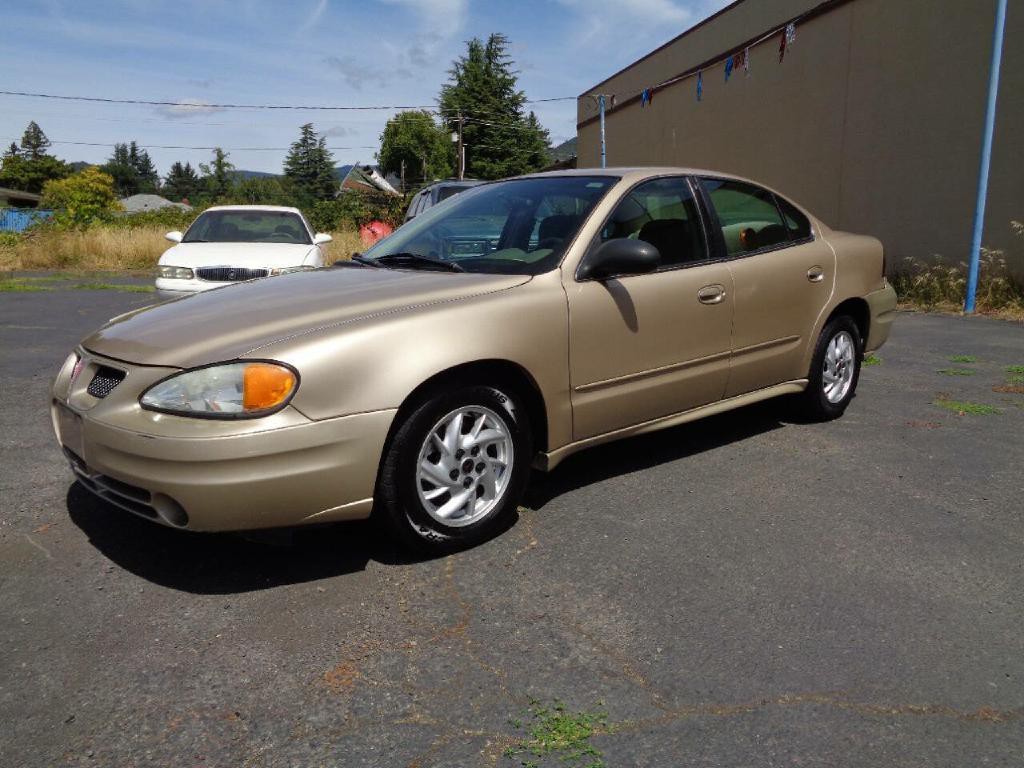 2005 Pontiac Grand Am Image 3