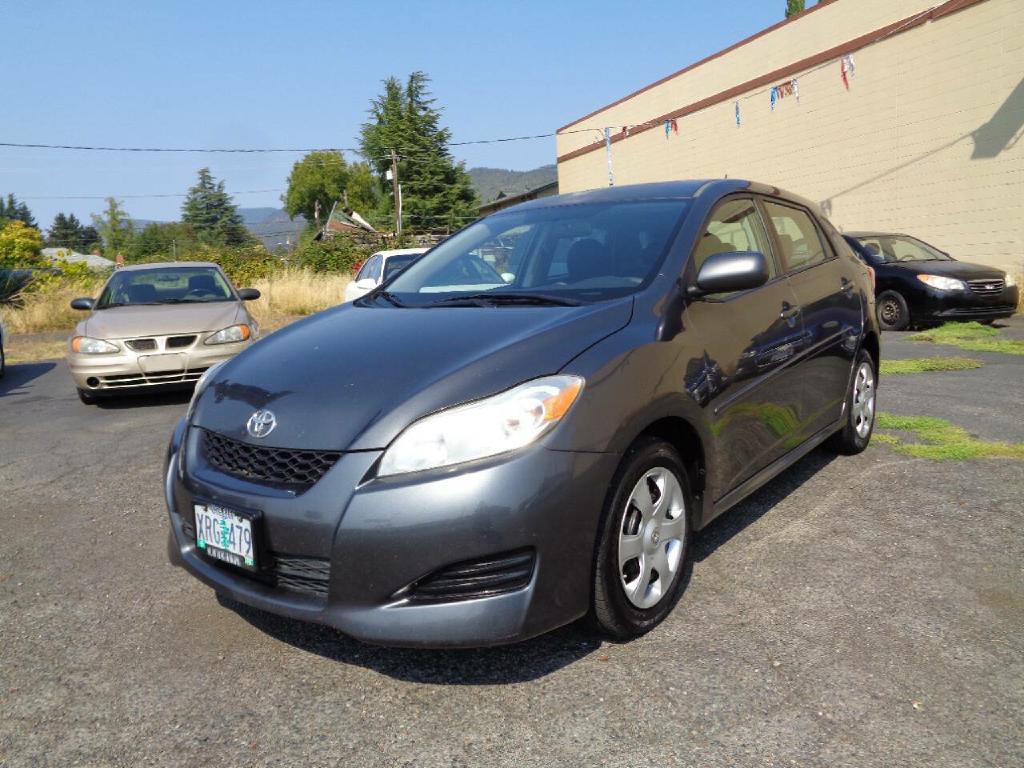 2010 Toyota Matrix Image 2