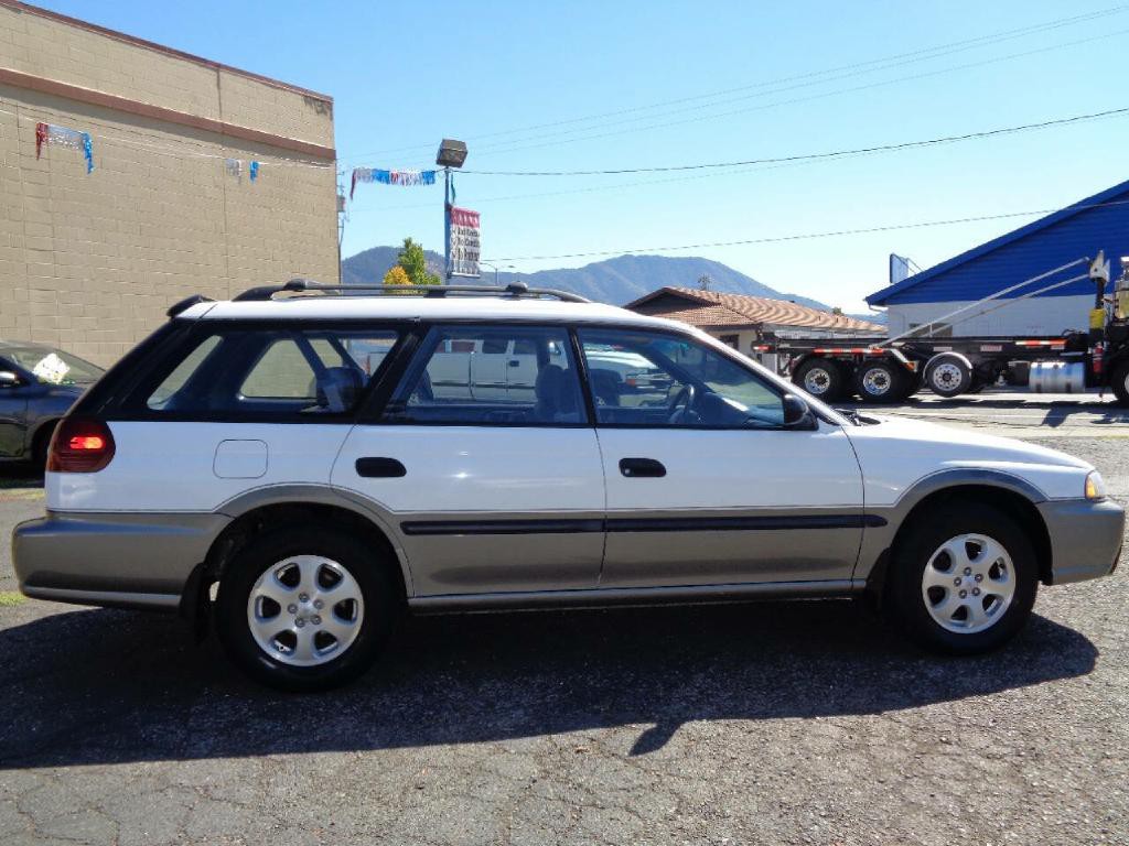 1998 Subaru Legacy Image 8