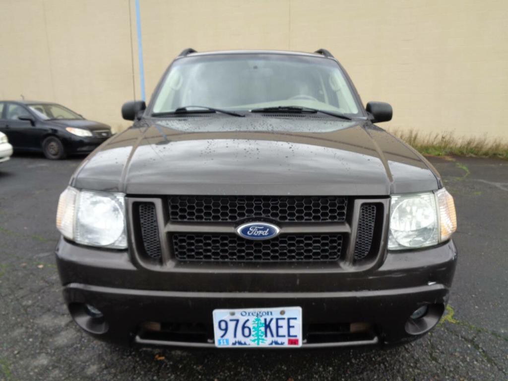 2005 Ford Explorer Image 10