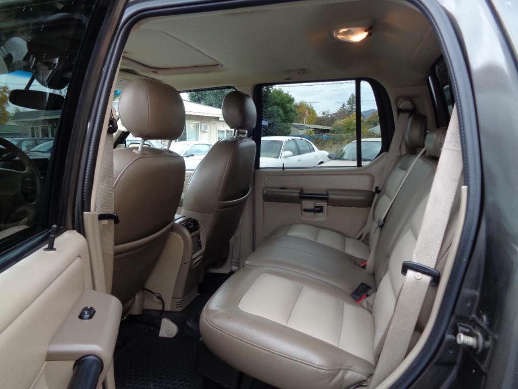 2005 Ford Explorer Image 12