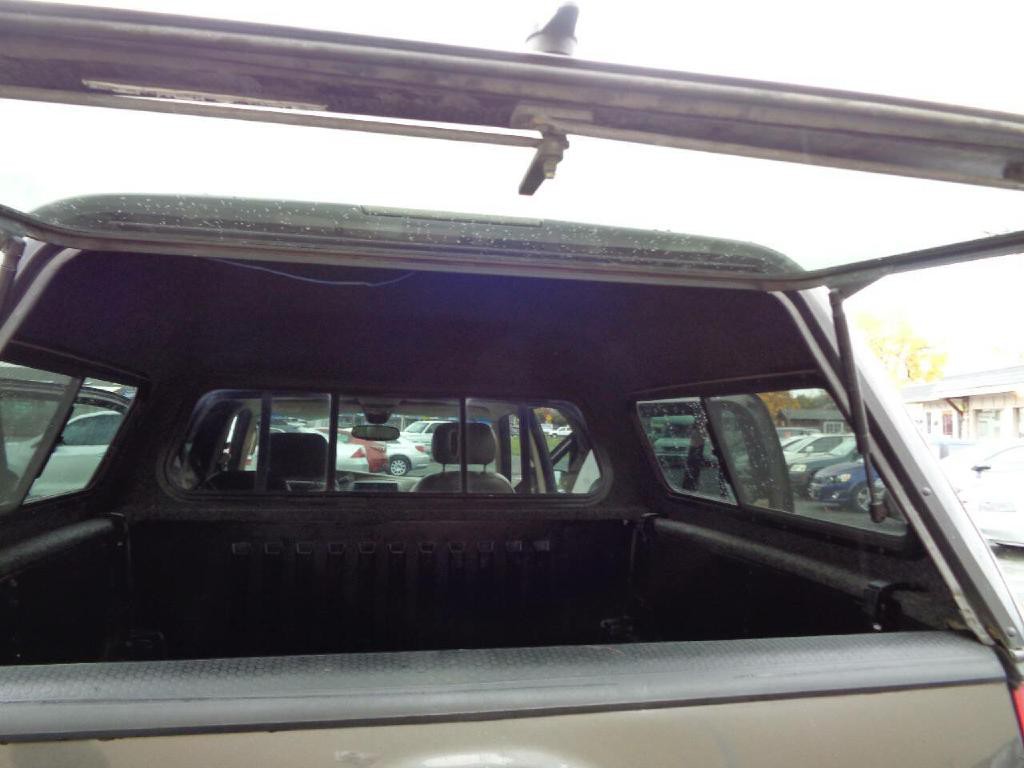 2005 Ford Explorer Image 19