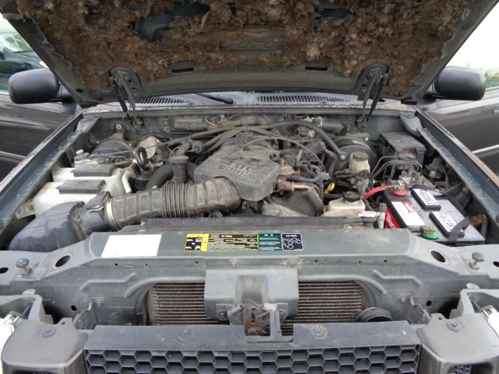 2005 Ford Explorer Image 23