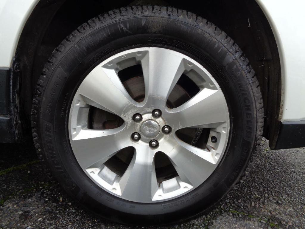 2010 Subaru Outback Image 4