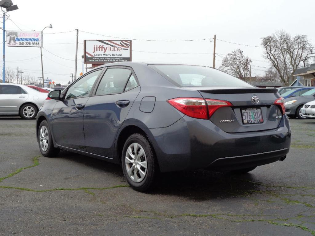 2015 Toyota Corolla Image 9