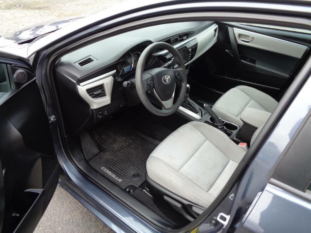 2015 Toyota Corolla Image 11