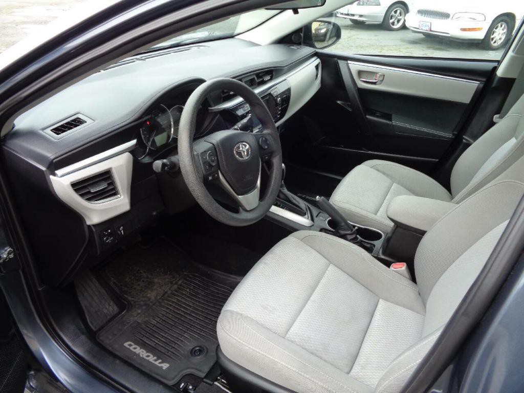 2015 Toyota Corolla Image 13