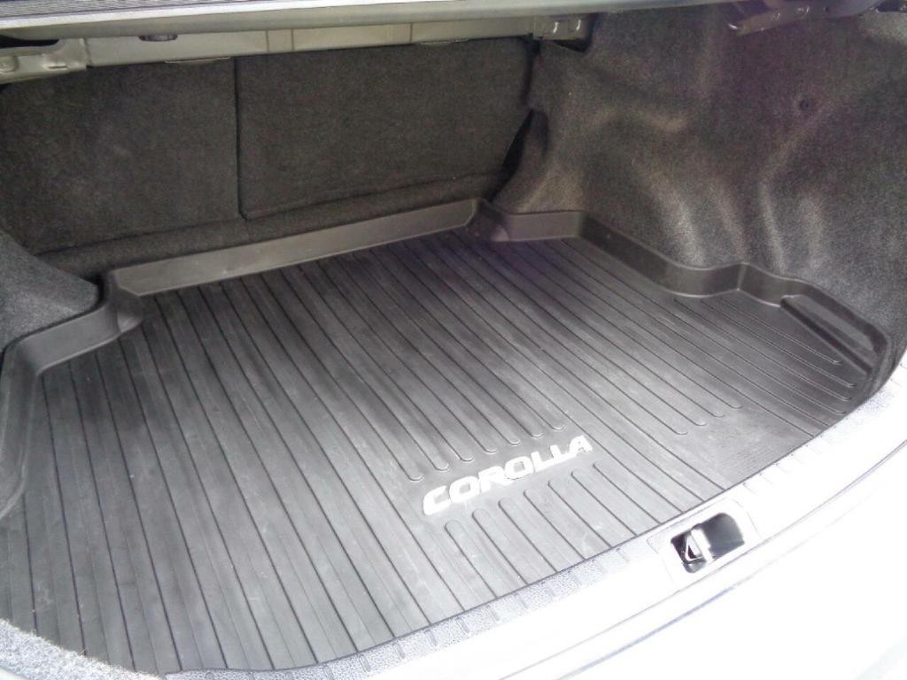 2015 Toyota Corolla Image 18