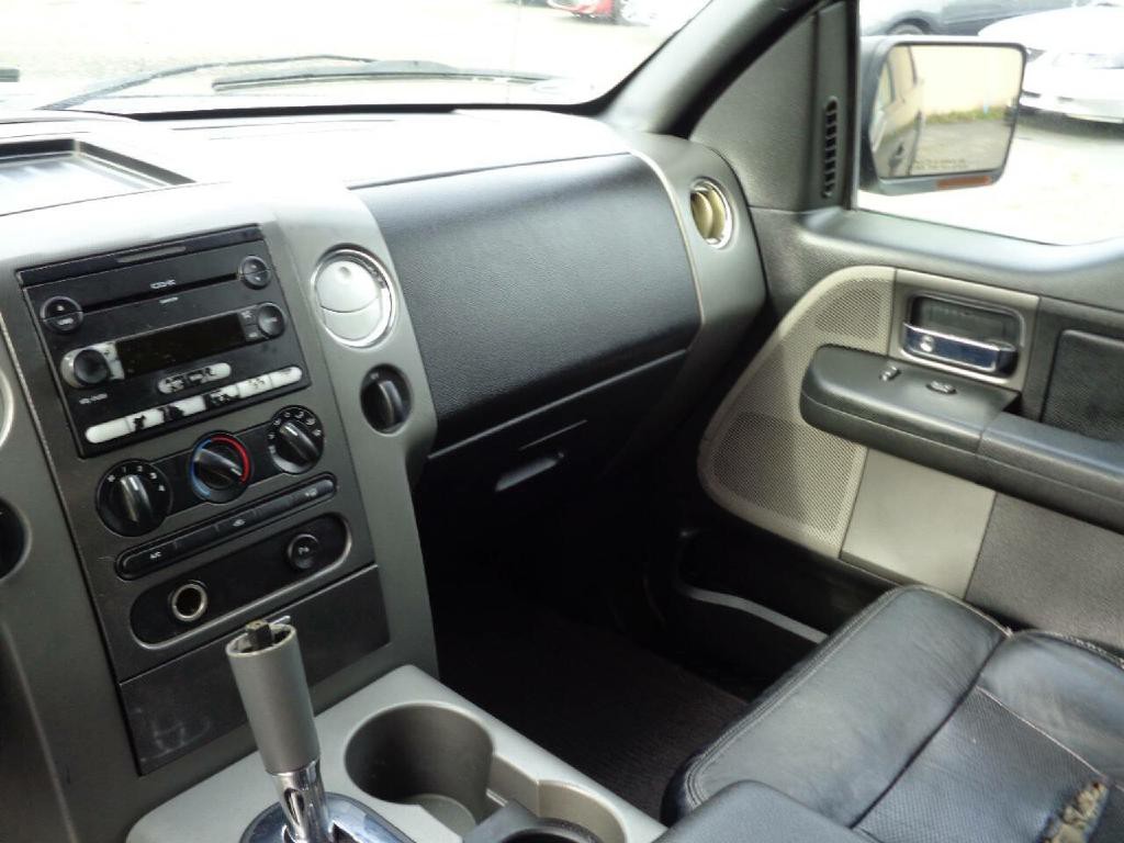 2005 Ford F-150 Image 12