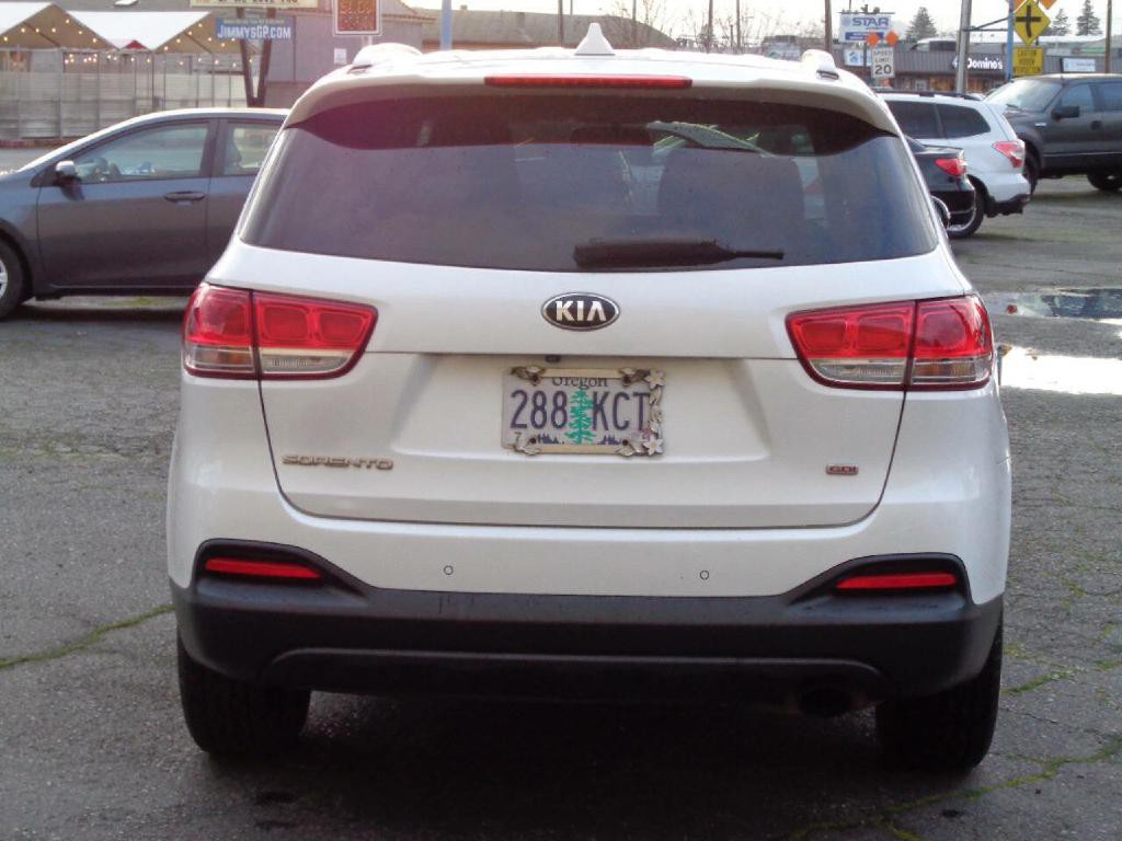 2017 Kia Sorento Image 8