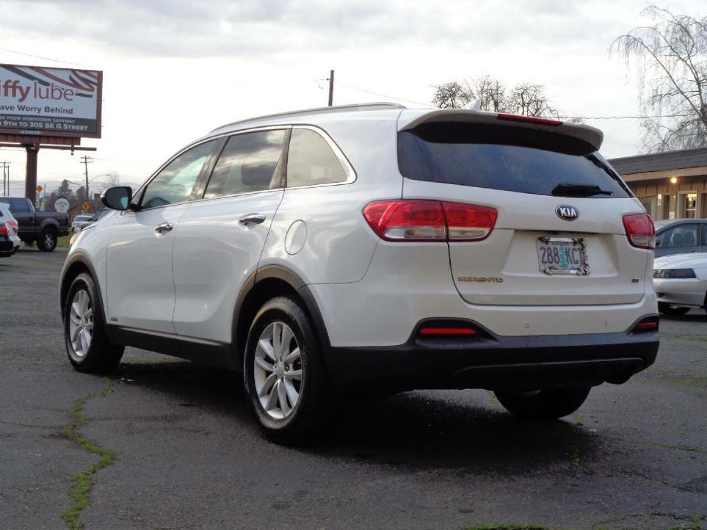 2017 Kia Sorento Image 9