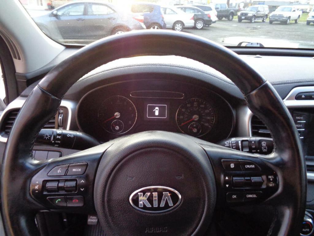 2017 Kia Sorento Image 13