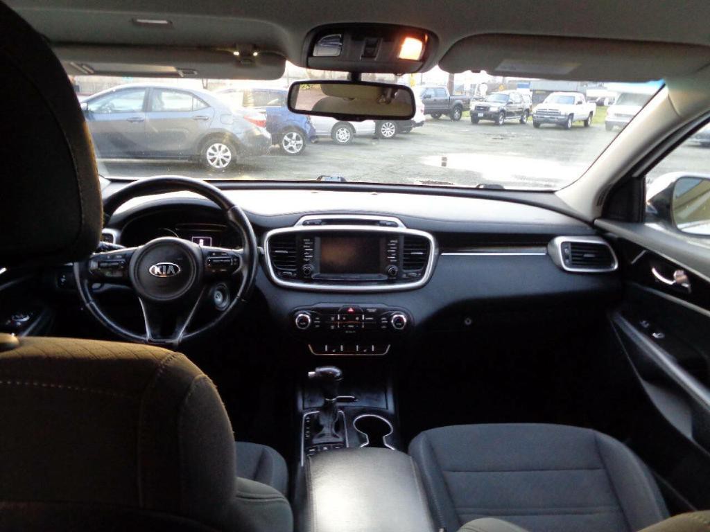 2017 Kia Sorento Image 16