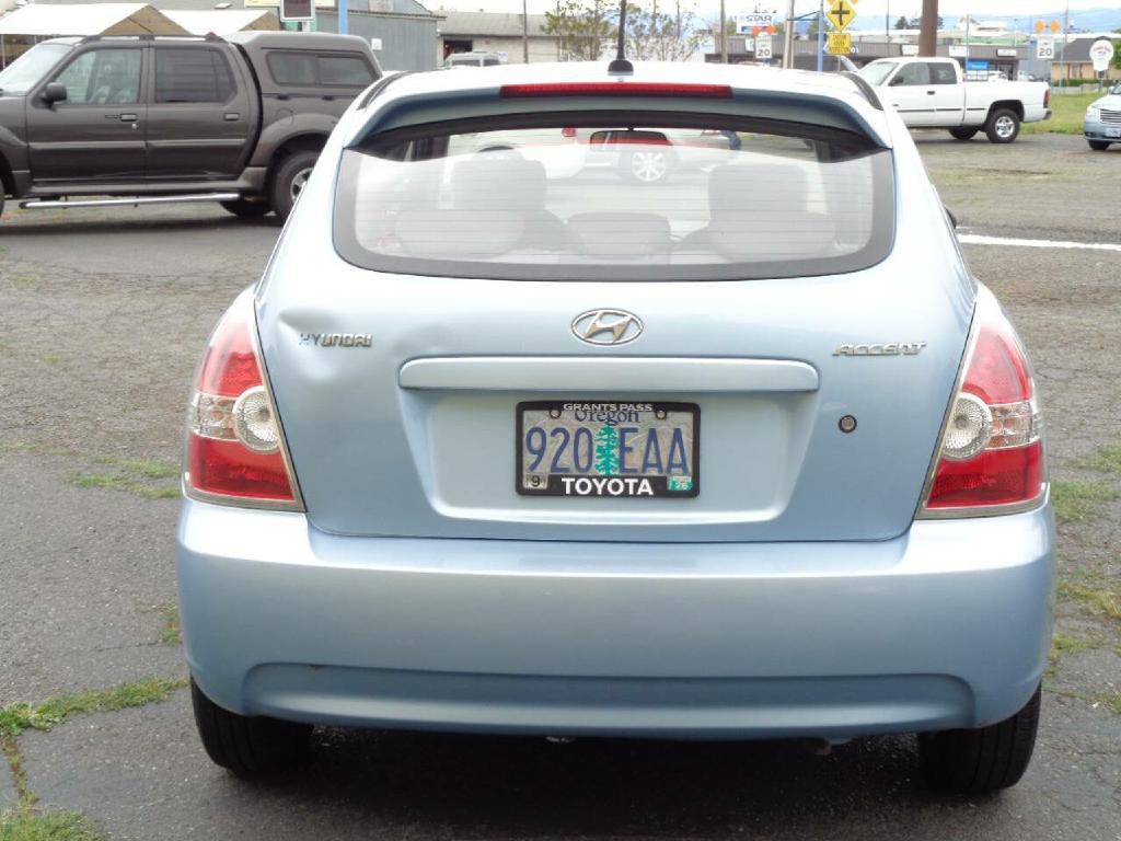 2008 Hyundai Accent Image 8