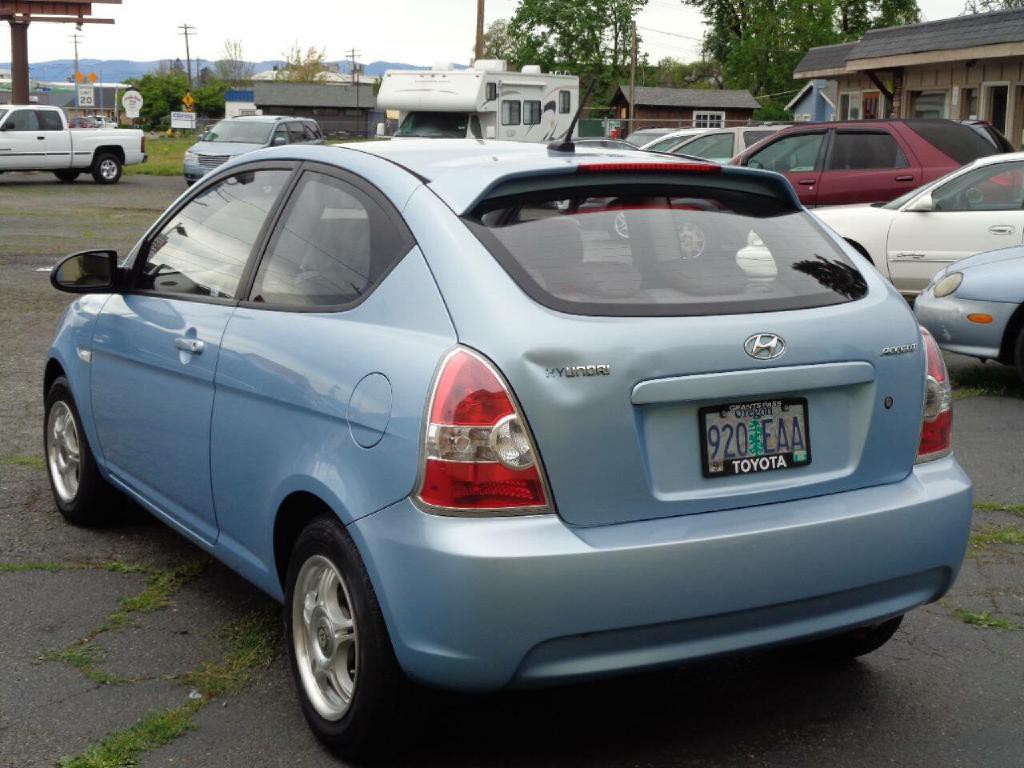 2008 Hyundai Accent Image 9