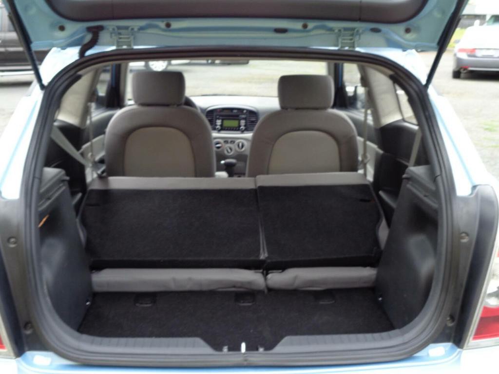2008 Hyundai Accent Image 12