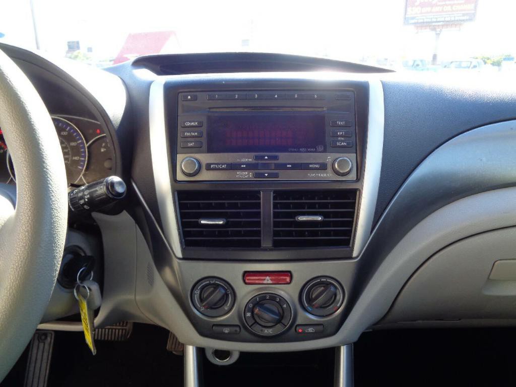 2011 Subaru Forester Image 17