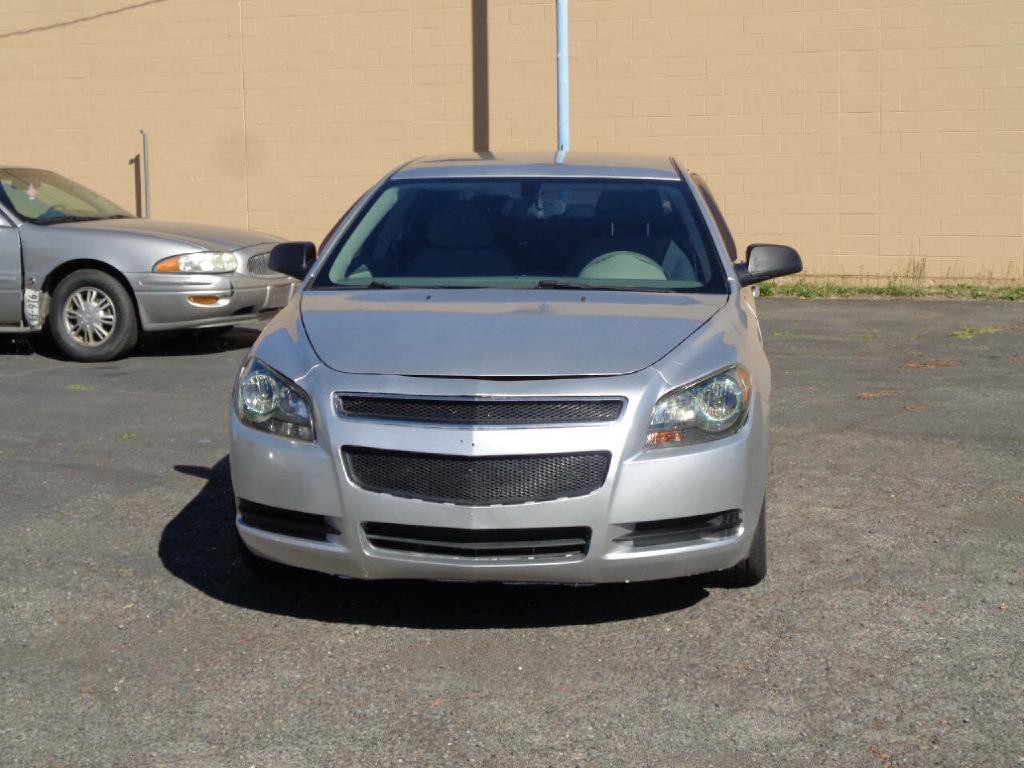 2011 Chevrolet Malibu Image 3