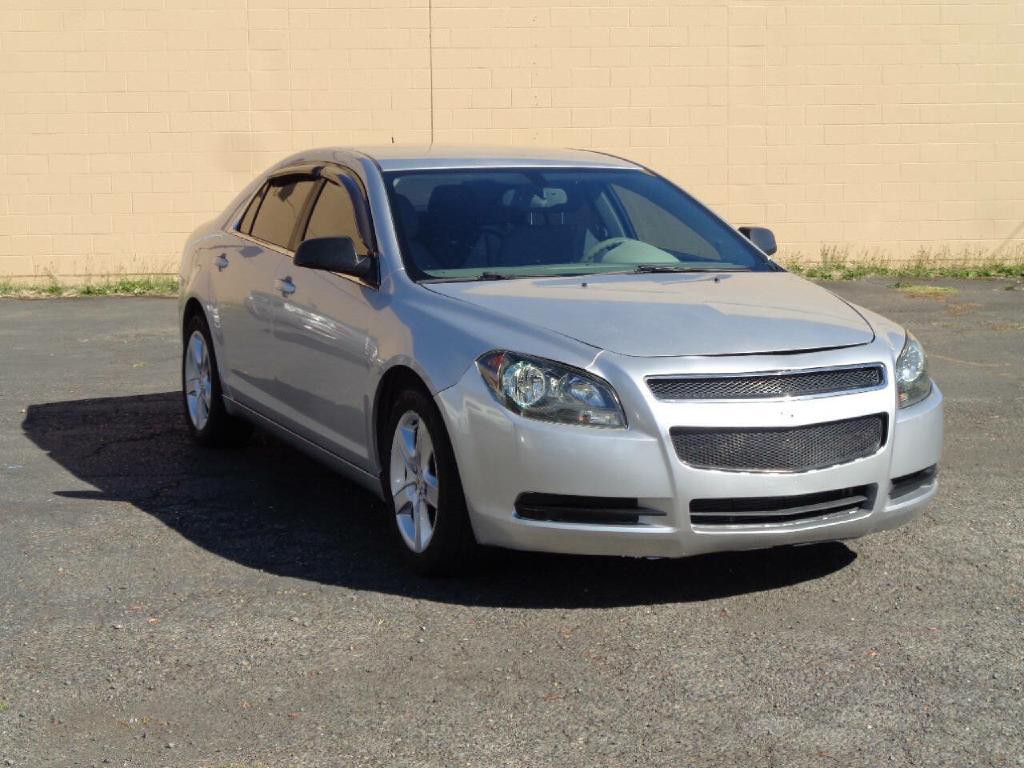 2011 Chevrolet Malibu Image 4