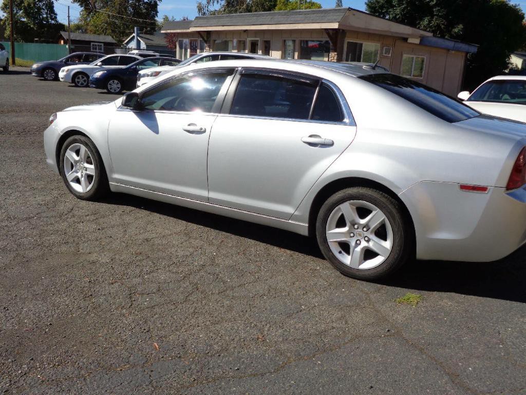 2011 Chevrolet Malibu Image 10