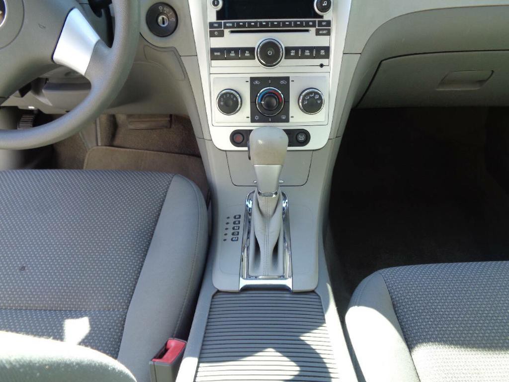 2011 Chevrolet Malibu Image 15