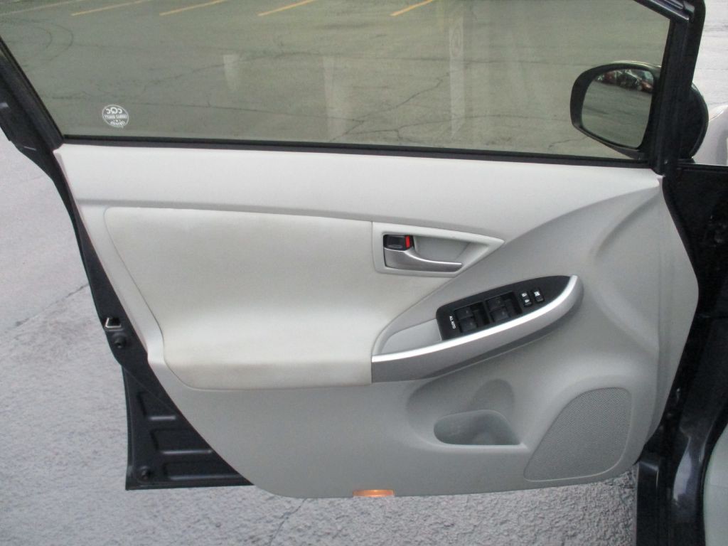 2014 Toyota Prius Image 14