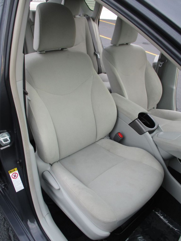2014 Toyota Prius Image 16