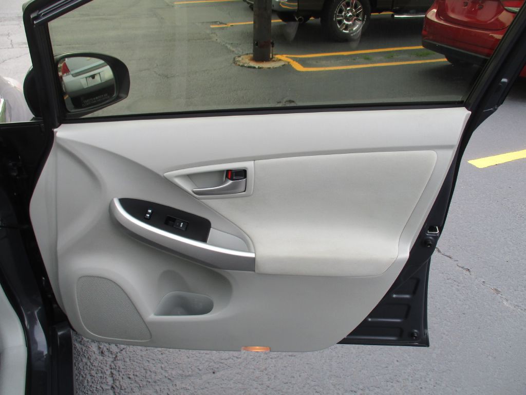 2014 Toyota Prius Image 18