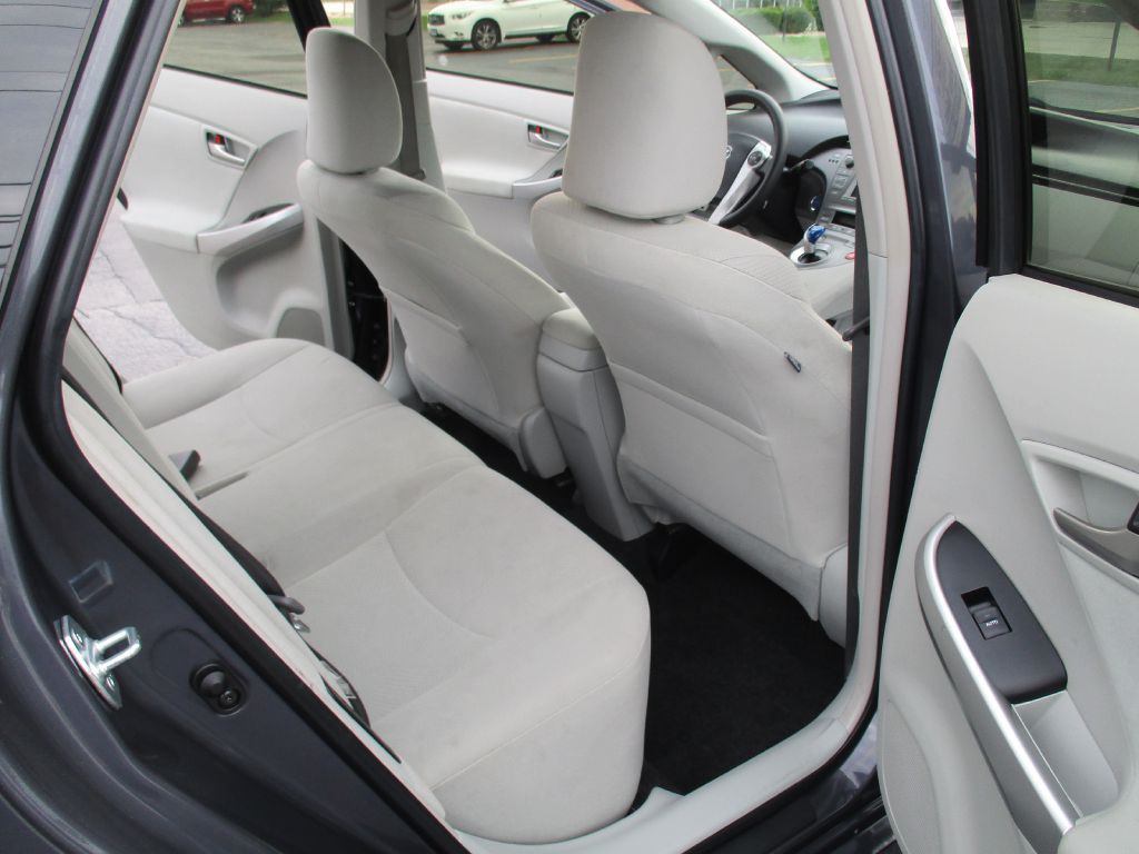 2014 Toyota Prius Image 19