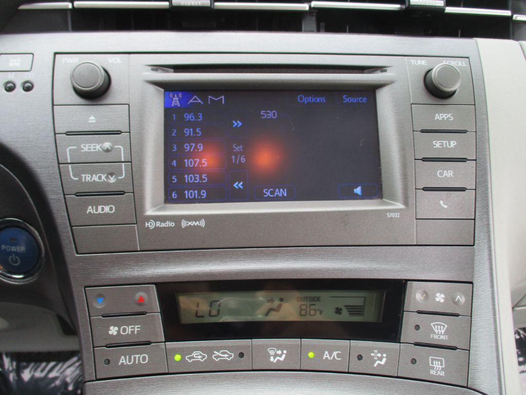 2014 Toyota Prius Image 30